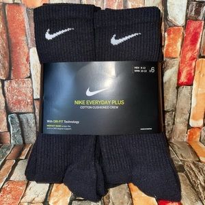 Nike Dri-Fit socks black size L crew socks